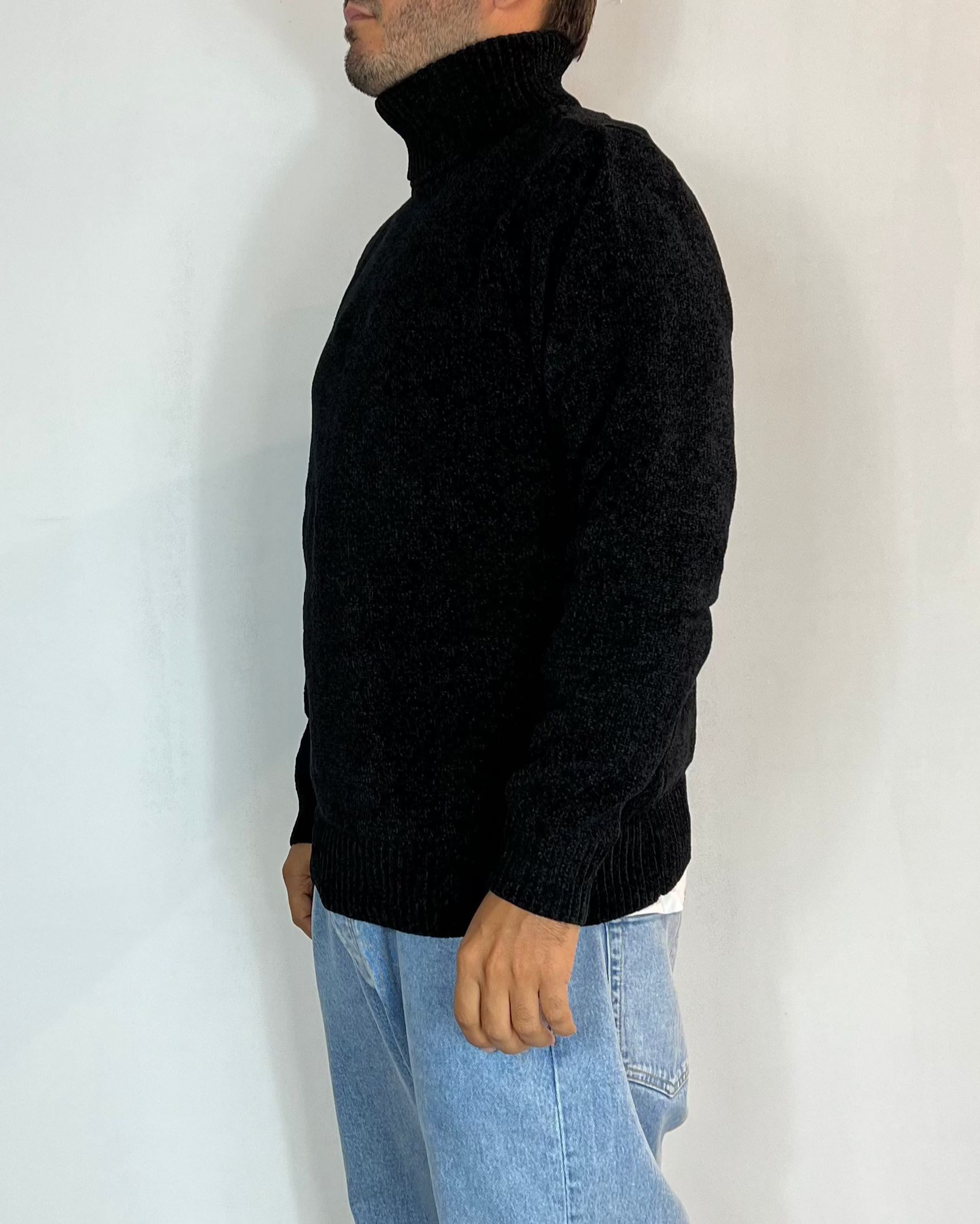 Maglione Collo Alto Ciniglia Nero Telamira