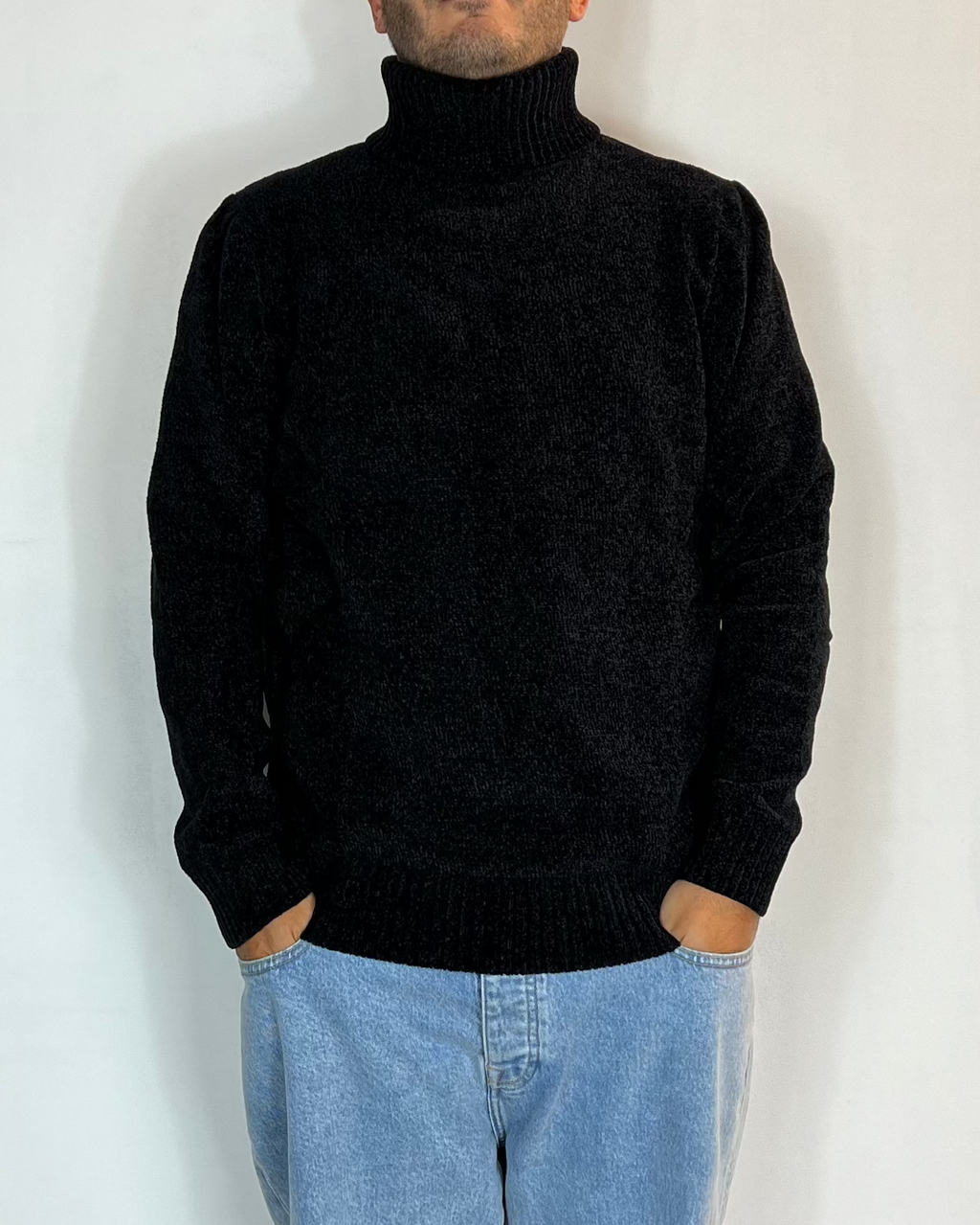 Maglione Collo Alto Ciniglia Nero Telamira