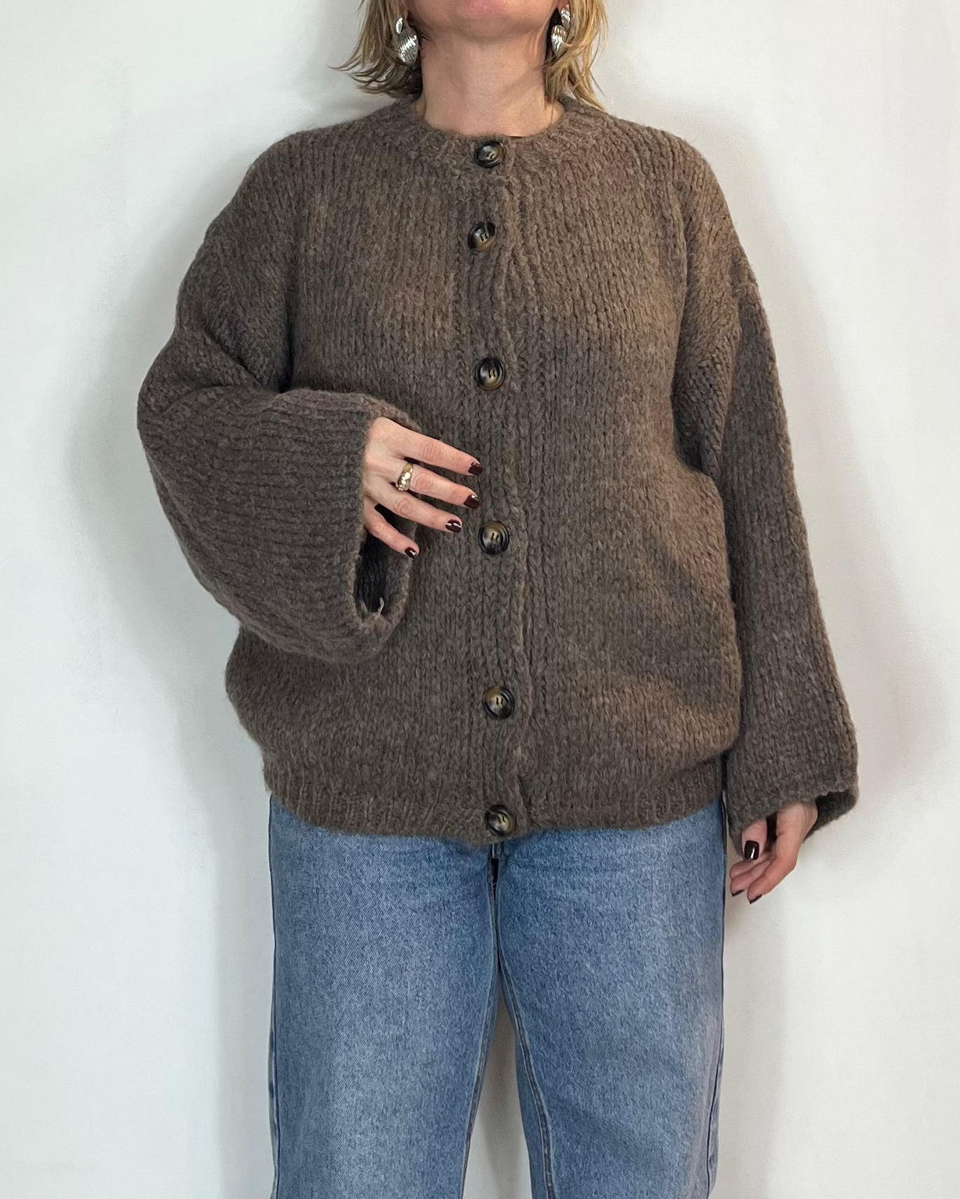 Cardigan Over Lana Moove