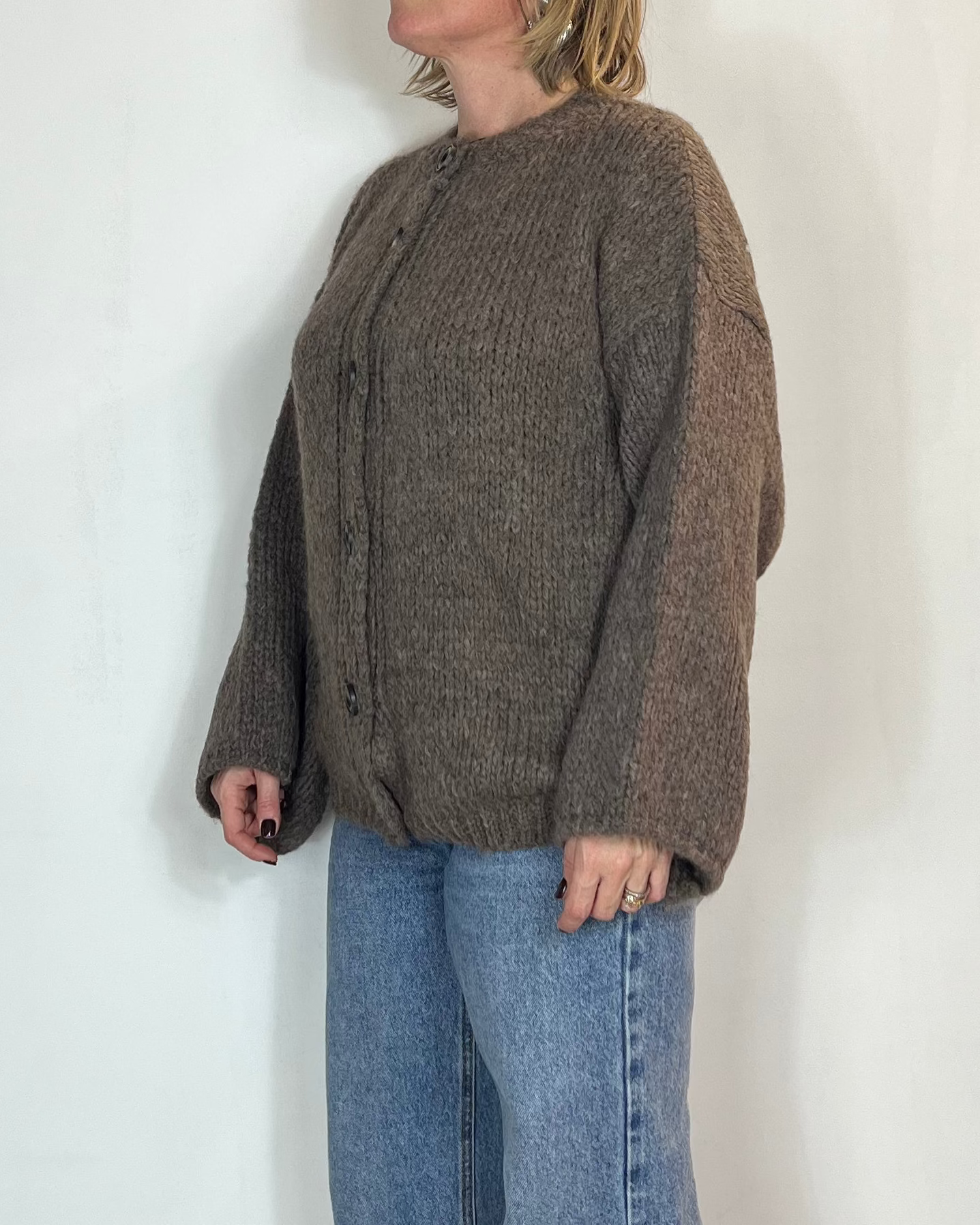 Cardigan Over Lana Moove