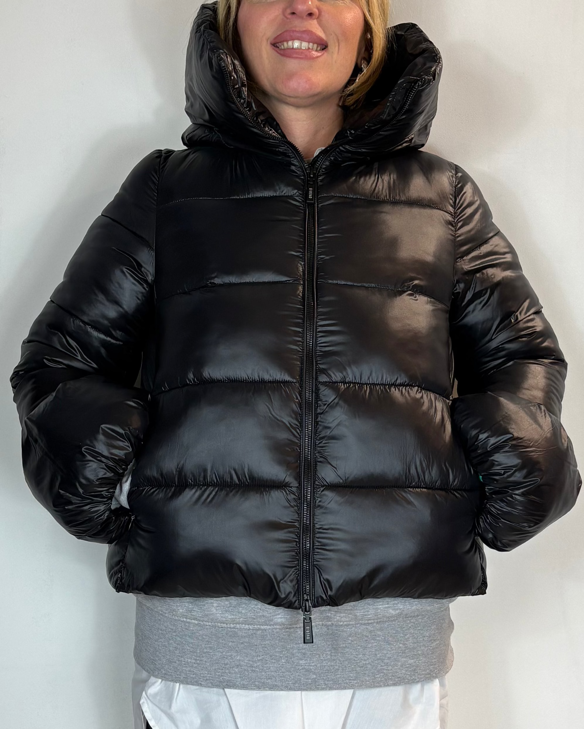 Piumino Corto Collo Nero Over-D Woman