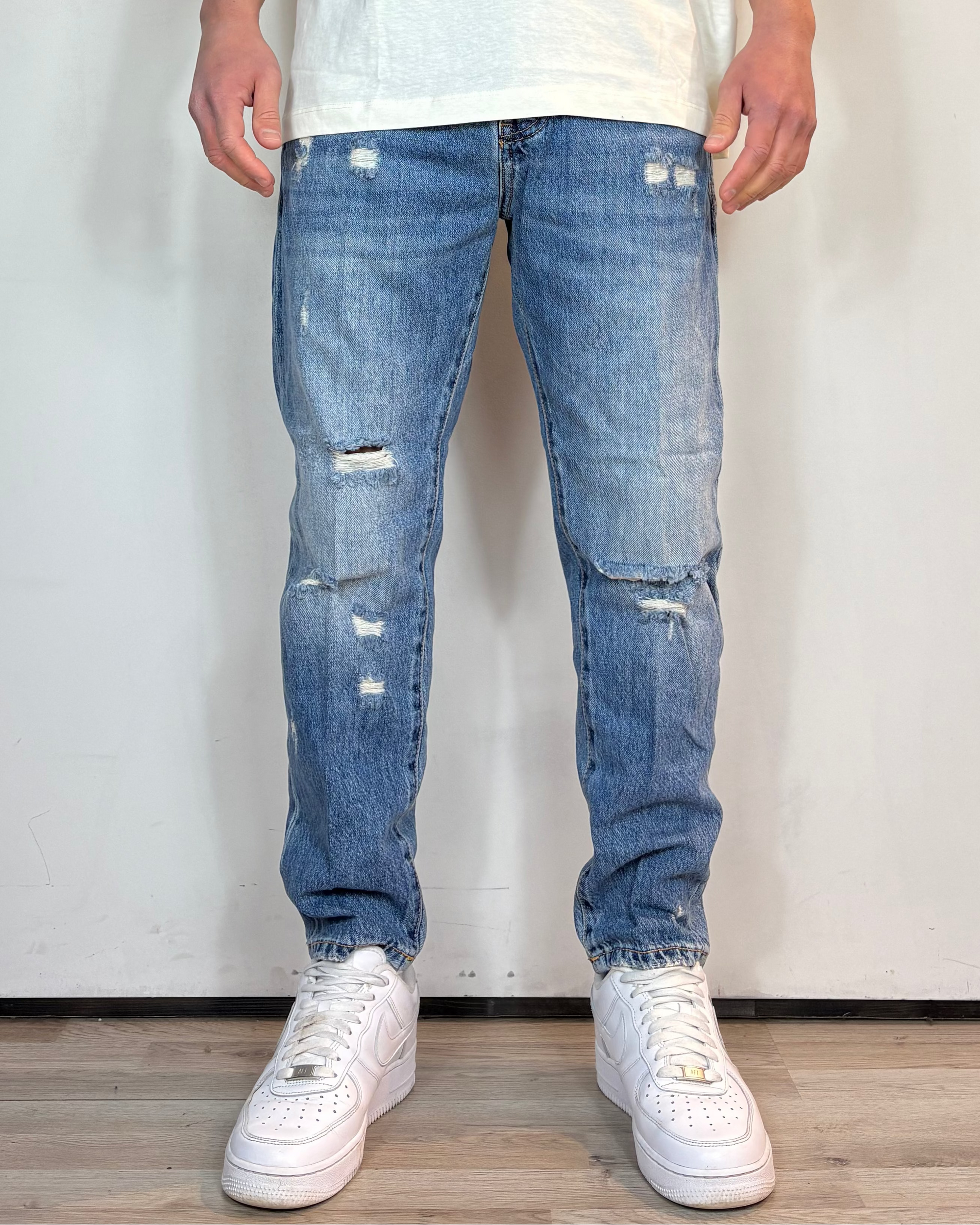 Jeans Carrot Fit Strappi Telamira