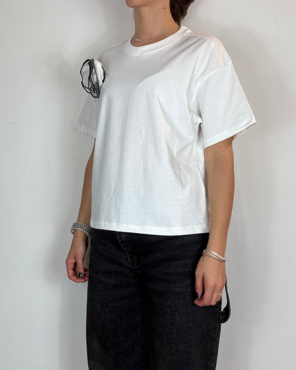 T-shirt Applicazione Fiore Bianco Olivia Grey