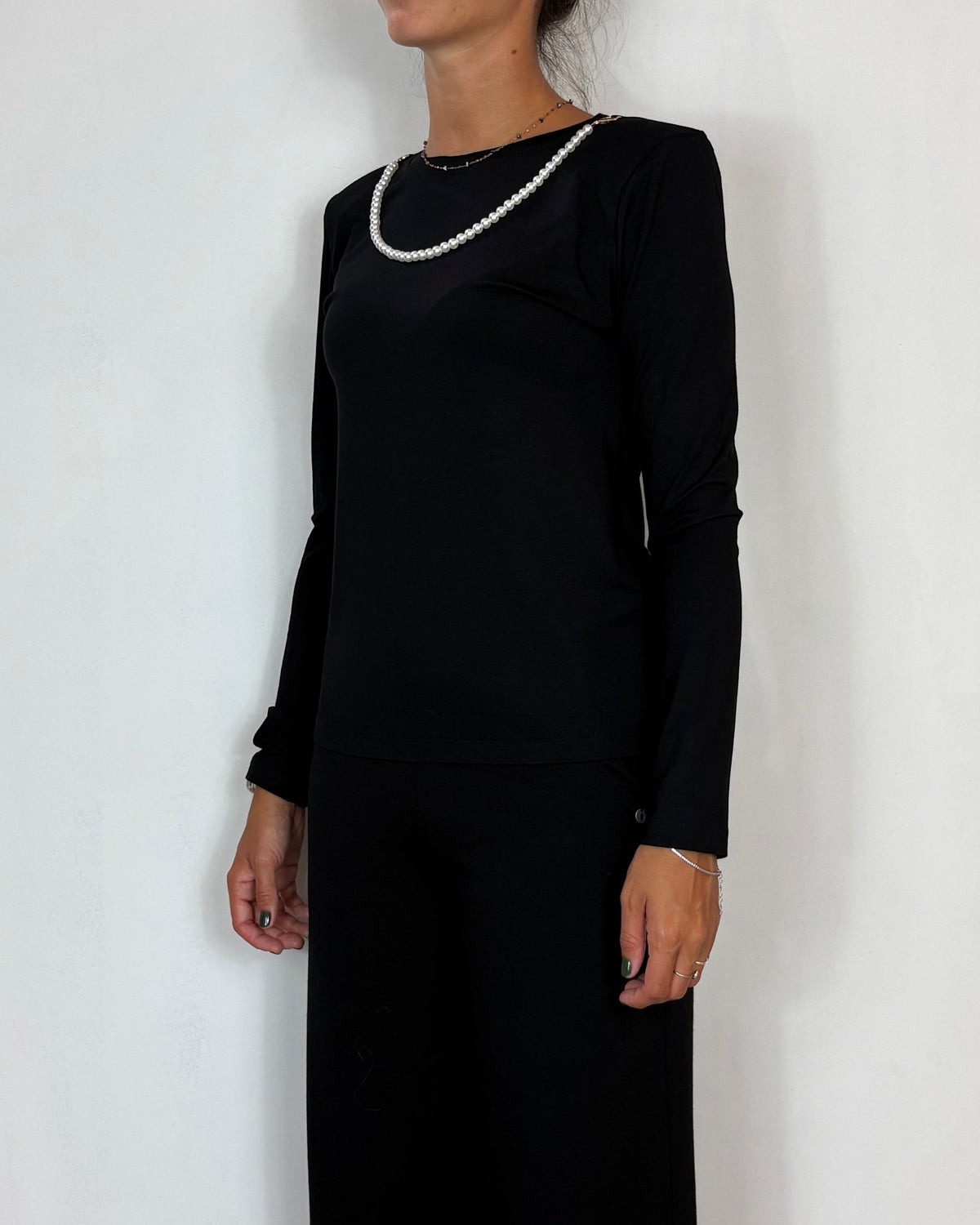 T-Shirt Viscosa Spalline e Perle Nero Olivia Grey